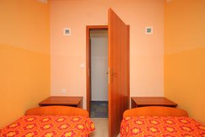 Apartments by the sea Kali, Ugljan - 8234