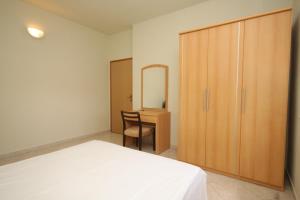 Apartments by the sea Kali, Ugljan - 8235