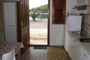 Apartments by the sea Kukljica, Ugljan - 8260