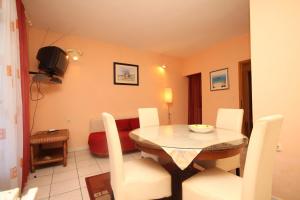 Apartments by the sea Zaklopatica, Lastovo - 8325