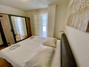 Apartments by the sea Zaklopatica, Lastovo - 8342