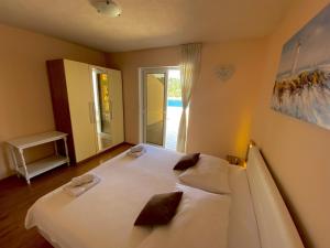 Apartments by the sea Zaklopatica, Lastovo - 8342