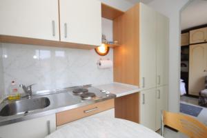 Apartments by the sea Zaklopatica, Lastovo - 8357