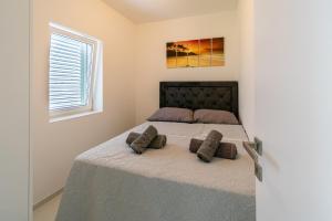 Two-Bedroom Apartment room in Apartments by the sea Poljana Ugljan - 8419