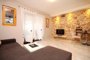 Apartments by the sea Poljana, Ugljan - 8432