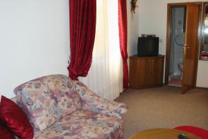 Apartments with a parking space Povlja, Brac - 8628