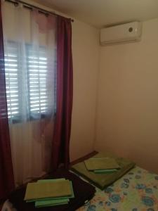 Apartments by the sea Mandre, Pag - 8655