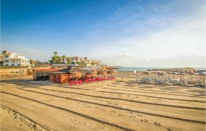 Cozy Apartment In Torrevieja With Wifi