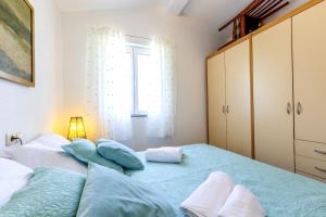 Apartments by the sea Jelsa, Hvar - 8729