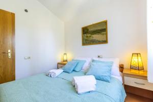 Apartments by the sea Jelsa, Hvar - 8729