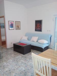 Apartments with WiFi Bol, Brac - 8736