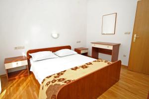 Apartments with a parking space Jelsa, Hvar - 8765