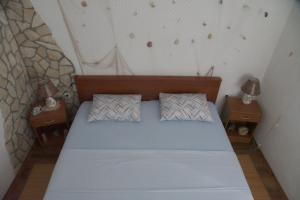 Apartments by the sea Milna, Vis - 8917