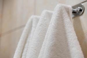 Apartments and rooms with parking space Rogoznica - 10339