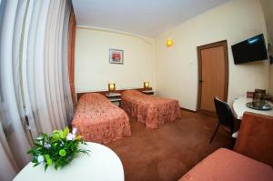 Economy Attic Twin Room room in Hotel Astoria City Center