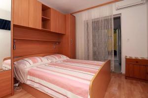 Apartments with parking space Baska Voda, Makarska - 10406