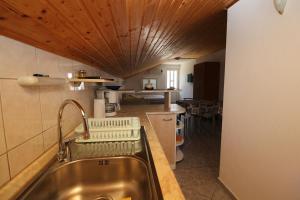 Apartments with parking space Nin, Zadar - 11402