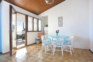 Apartments by the sea Podgora, Makarska - 11432