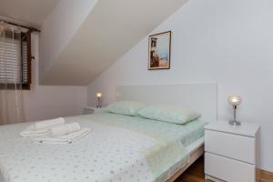 Apartments by the sea Sumpetar, Omis - 11462