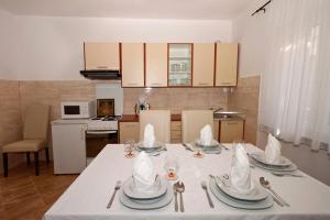 Apartments with a parking space Split - 11518