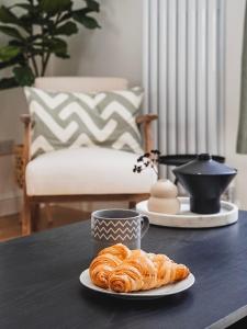 Salters Cottage - Stunning Modernised 3 BR Home Just Steps From the Beach