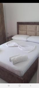 Arjan Dyli Guesthouse