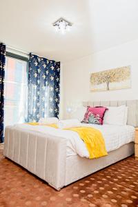 2 Bedroom Chinatown Apartment