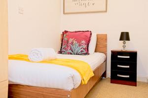 2 Bedroom Chinatown Apartment