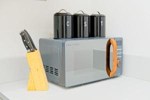 2 Bedroom Chinatown Apartment