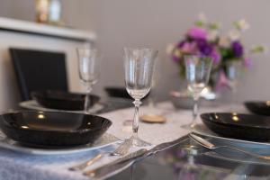 Apartments with parking space Rijeka - 13976