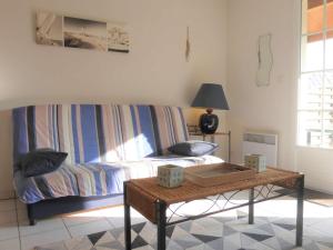 Maison 3 pièces près de la plage avec piscine, terrasse, et parking à Bretignolles-sur-Mer. - FR-1-224A-17