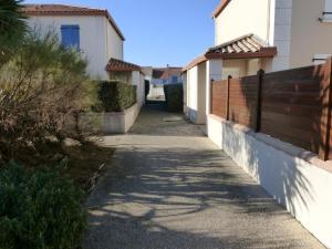 Maisons de vacances Maison 3 pieces pres de la plage avec piscine, terrasse, et parking a Bretignolles-sur-Mer. - FR-1-224A-17 : photos des chambres