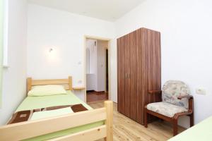 Family friendly house with a swimming pool Kanica, Rogoznica - 10367