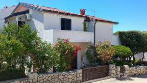 Apartments with a parking space Mandre, Pag - 13944 