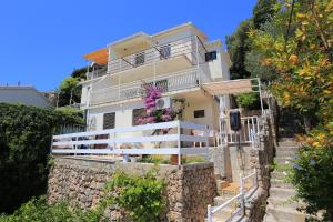 Apartments by the sea Stanici, Omis - 11379
