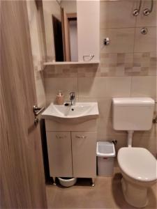 Apartments by the sea Tucepi, Makarska - 13955