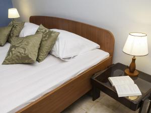 Apartments by the sea Prizba, Korcula - 11069