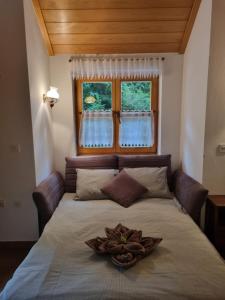 Cottage by the pond Pavel