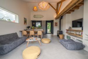 Kindahouse