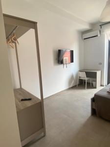 AEROPORTO KATANÈ ROOMS