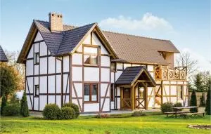 Gorgeous Home In Postomino With Wifi - Swołowo