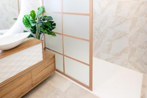 Maisons de vacances L'Oursinade - Jolie maison avec Jacuzzi et jardin : photos des chambres