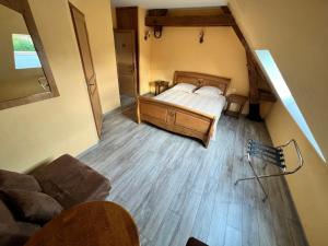 B&B / Chambres d'hotes Ferme d'Auxonnettes : Chambre Double Deluxe (2 Adultes + 1 Enfant)