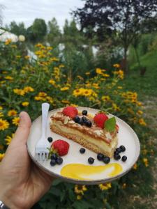 Chatka Pradziadka i Jurty na Wodzie