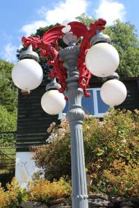 Poplar Lodge, Dee Valley Stays - cosy microlodge with detached private shower & WC