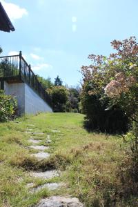 Poplar Lodge, Dee Valley Stays - cosy microlodge with detached private shower & WC