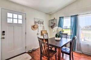 Lively Galveston Home with Deck and Beach Views!