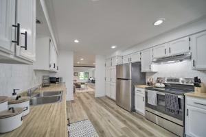 Bright and Airy Liberty Lake Abode with Backyard!