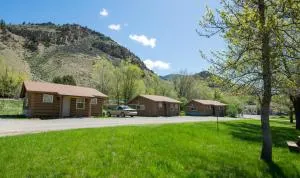 Yellowstone Hot Springs Resort - Sphinx