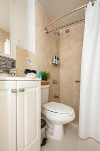 Sleeps 3, Cozy, Boho Style, in the heart of Miami -free parking